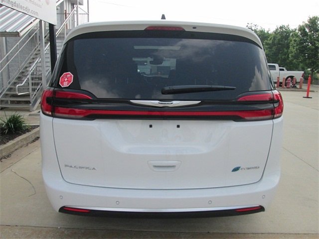 New 2024 Chrysler Pacifica Pinnacle image 3