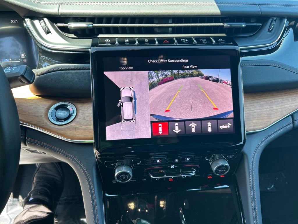 New 2025 Jeep Grand Cherokee Summit image 16