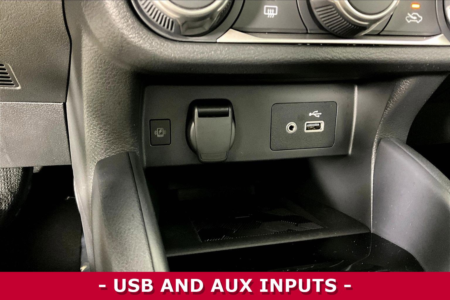 Certified 2025 Nissan Versa SV w/ Trunk Package image 17