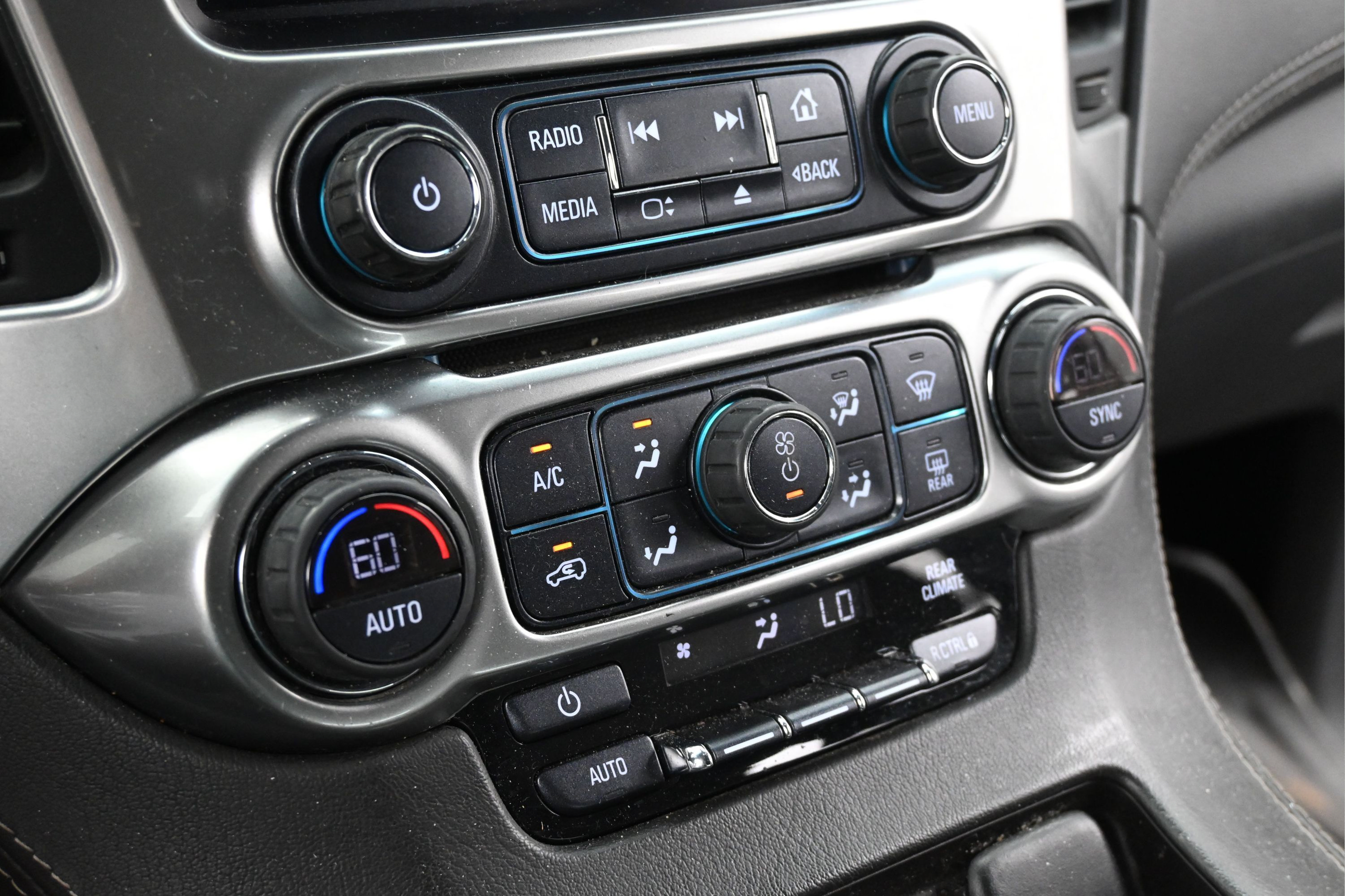 Used 2020 Chevrolet Suburban LS RWD image 19