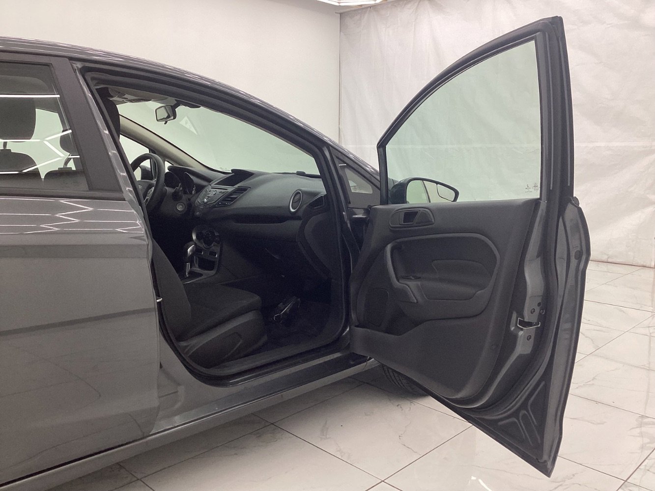 Used 2019 Ford Fiesta SE image 17