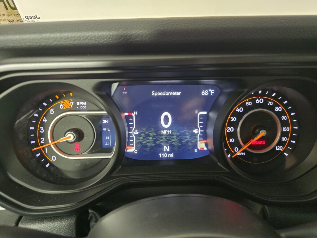 Used 2025 Jeep Wrangler Sport S image 28