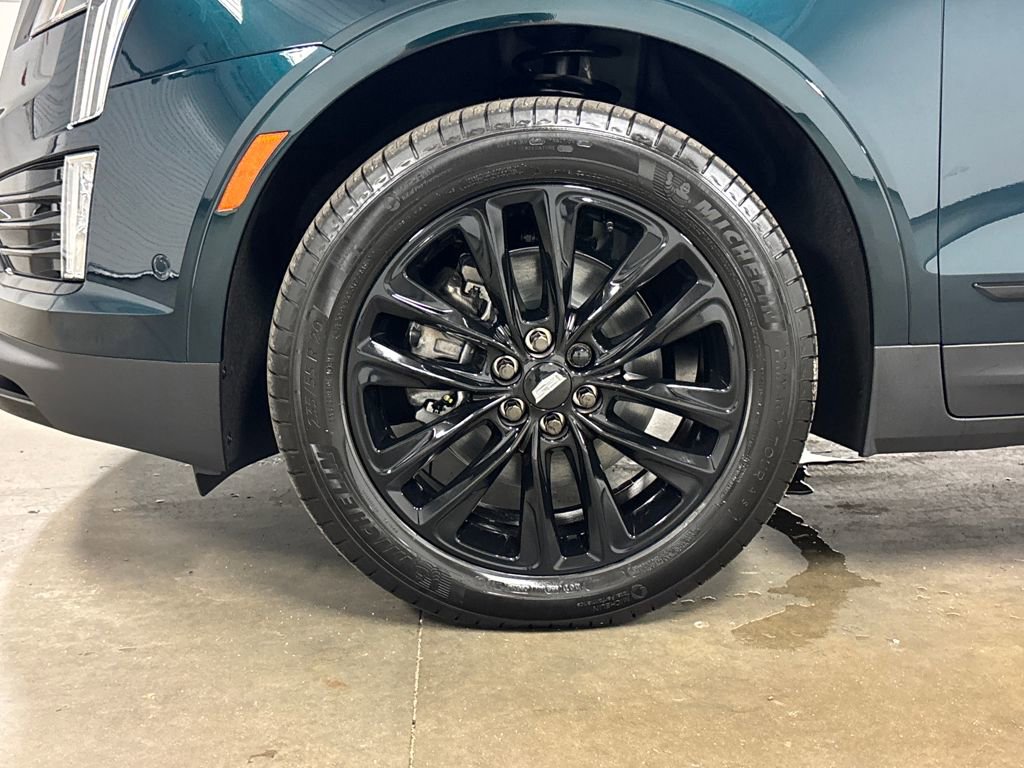 New 2026 Cadillac XT5 Premium Luxury w/ LPO, ONYX Package image 10