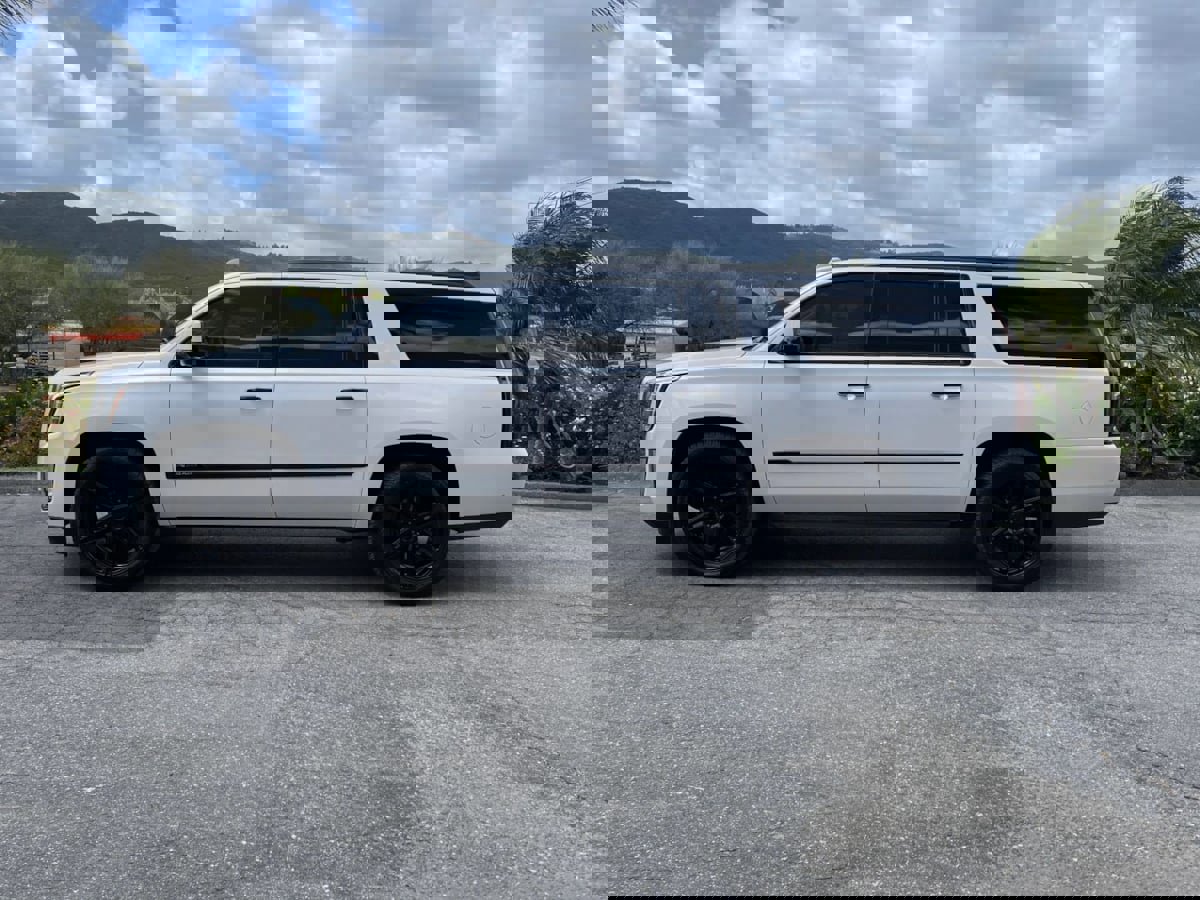 Used 2017 Cadillac Escalade ESV Luxury AWD/4WD image 8