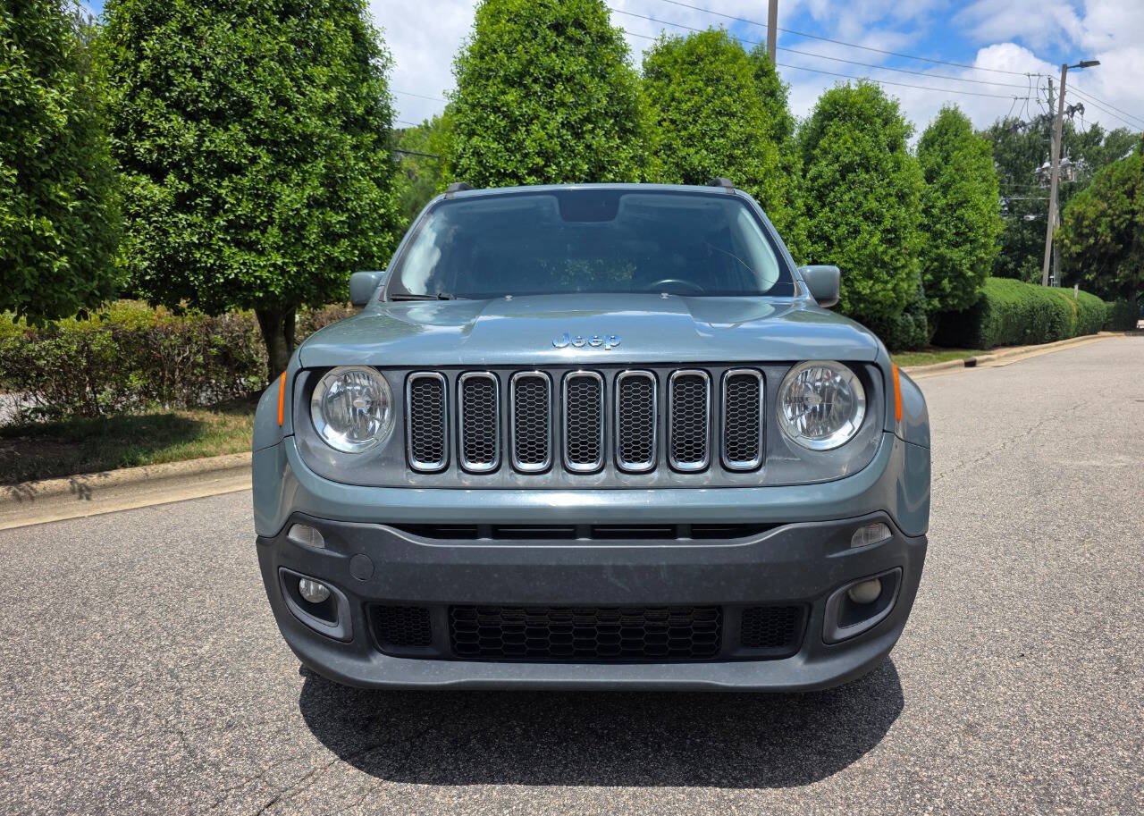 Used 2017 Jeep Renegade Latitude FWD image 8