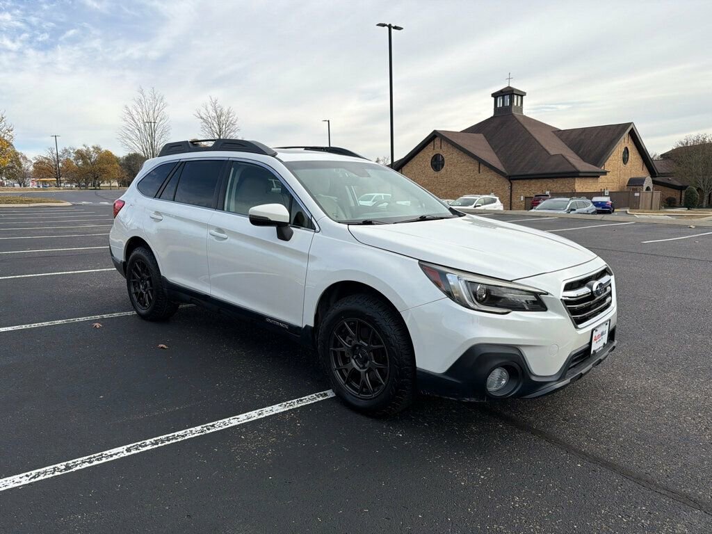 Used 2019 Subaru Outback 2.5i Limited image 3