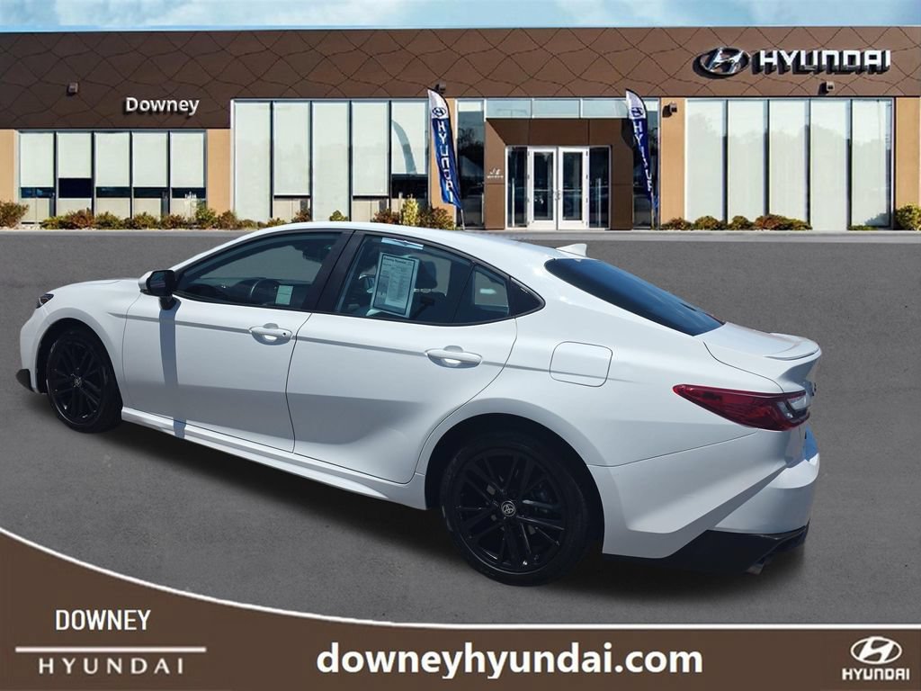 Used 2025 Toyota Camry SE FWD image 3