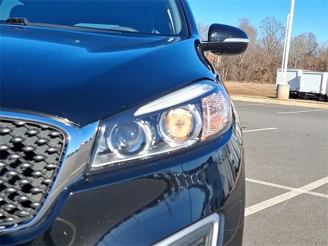 Used 2017 Kia Sorento L image 9