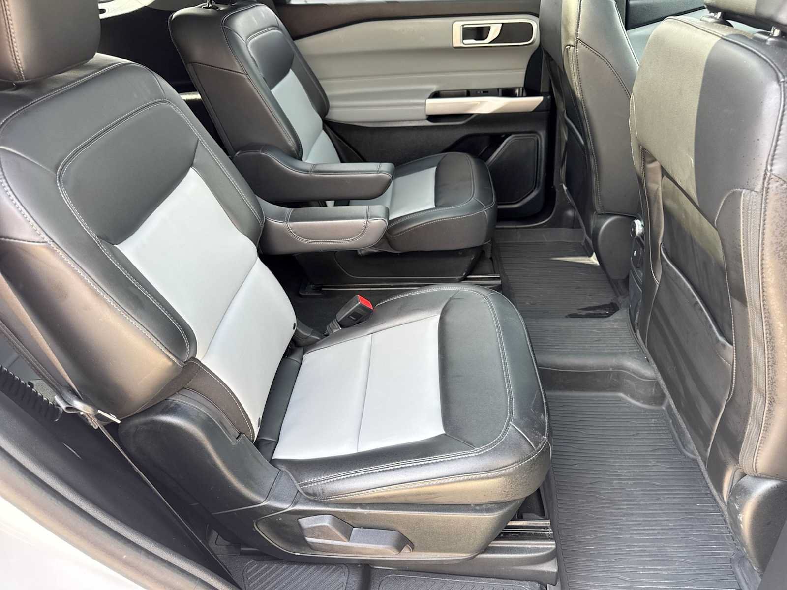 Used 2023 Ford Explorer XLT w/ Equipment Group 202A AWD/4WD image 20