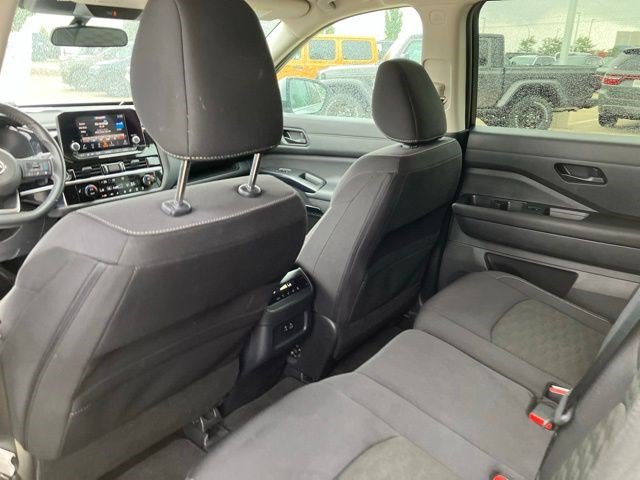 Used 2024 Nissan Pathfinder SV AWD/4WD image 23