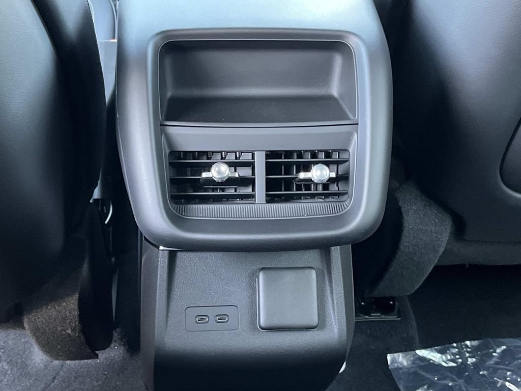 New 2026 Cadillac Lyriq Premium Luxury AWD/4WD image 18