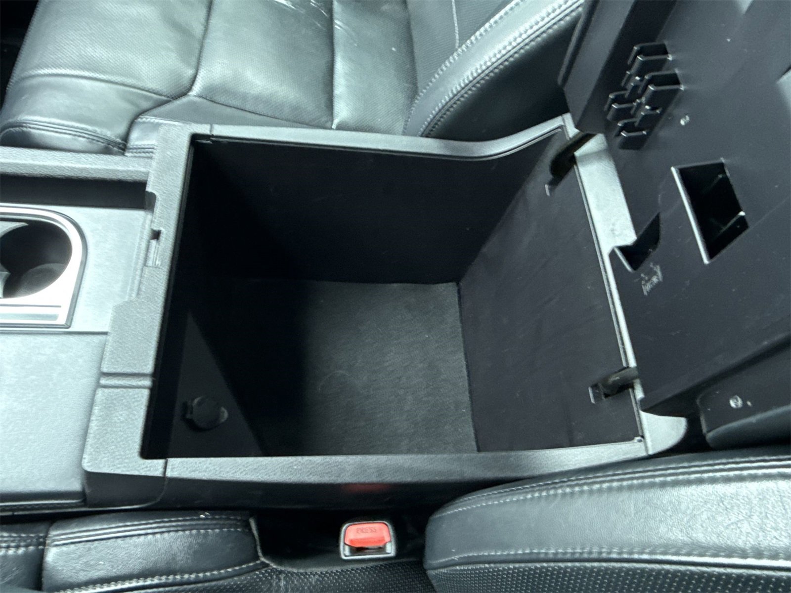 Used 2015 Toyota Tundra Platinum image 38