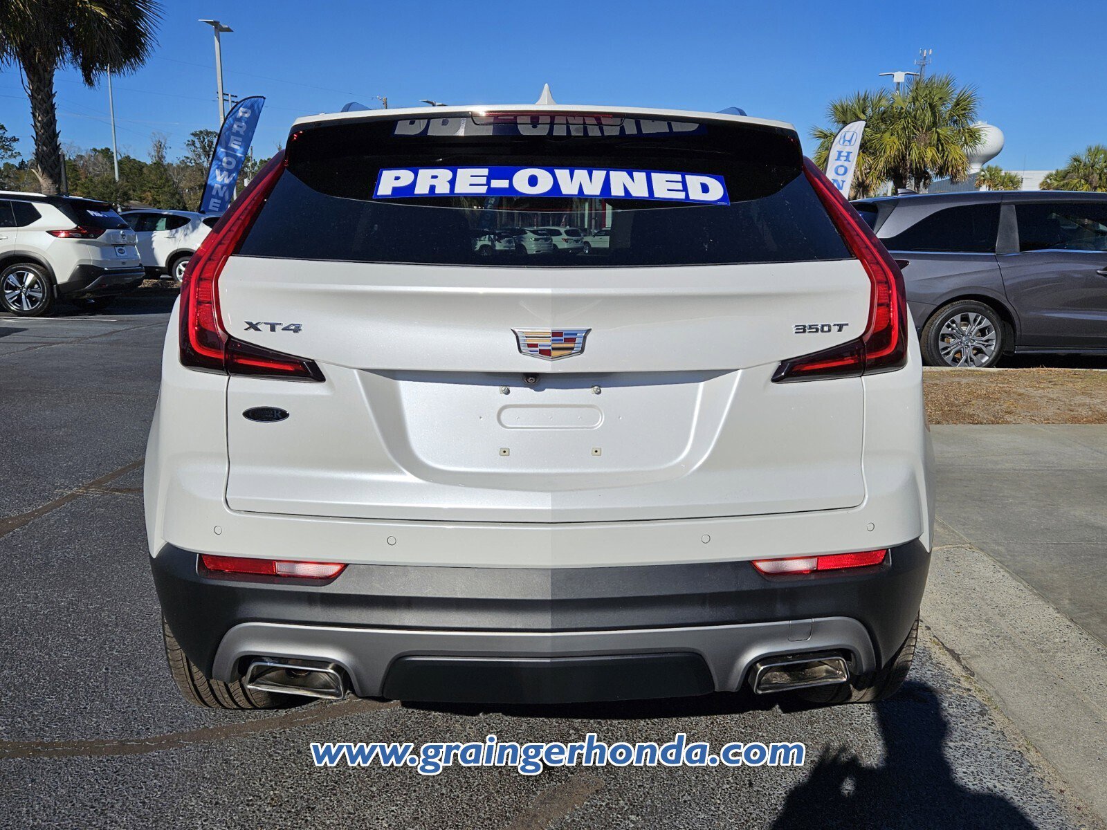 Used 2021 Cadillac XT4 Premium Luxury w/ Driver Awareness Package image 4