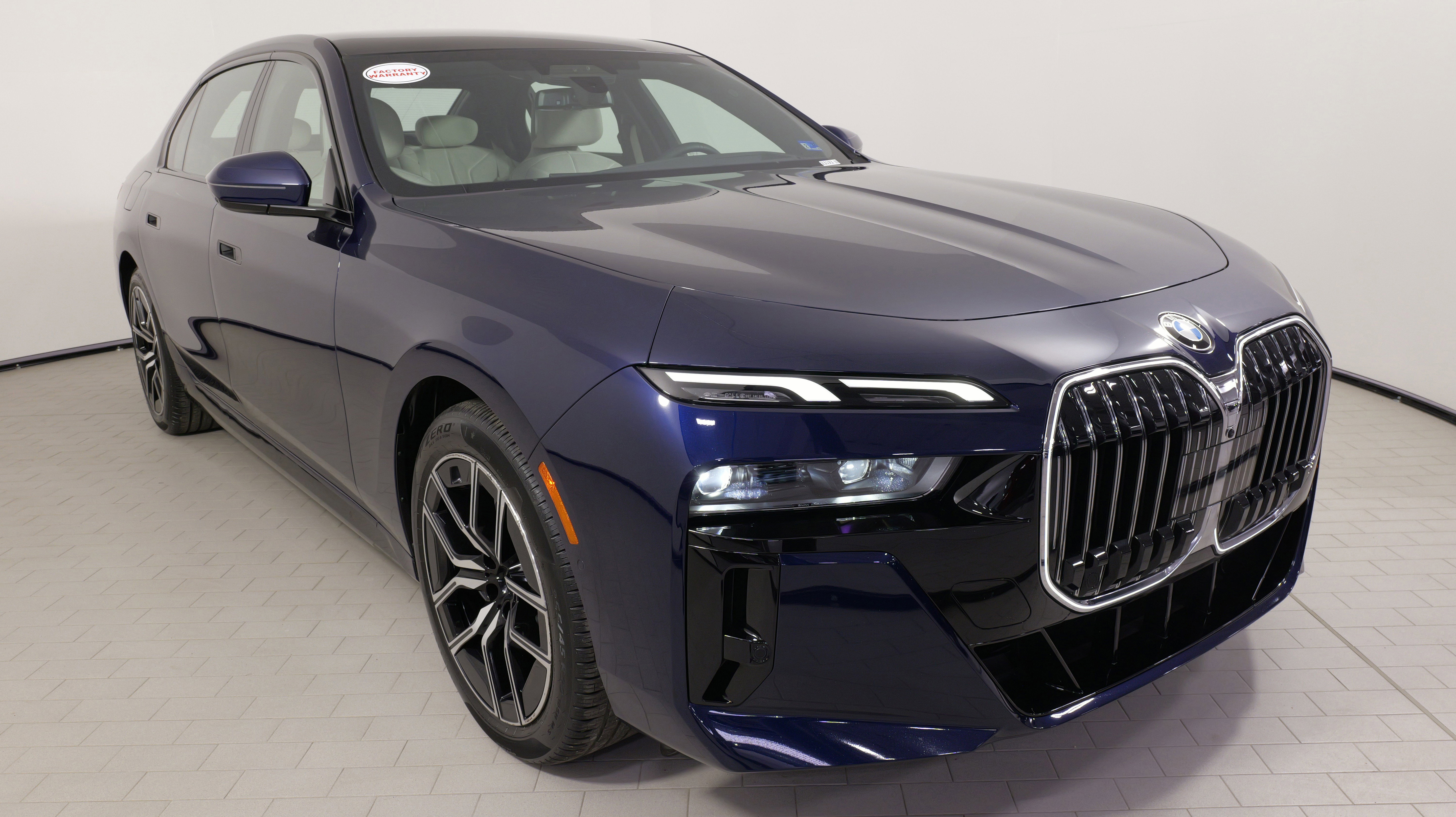 Used 2023 BMW 760i xDrive image 5