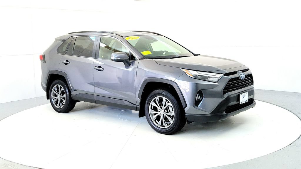 Used 2023 Toyota RAV4 XLE Premium AWD/4WD image 7