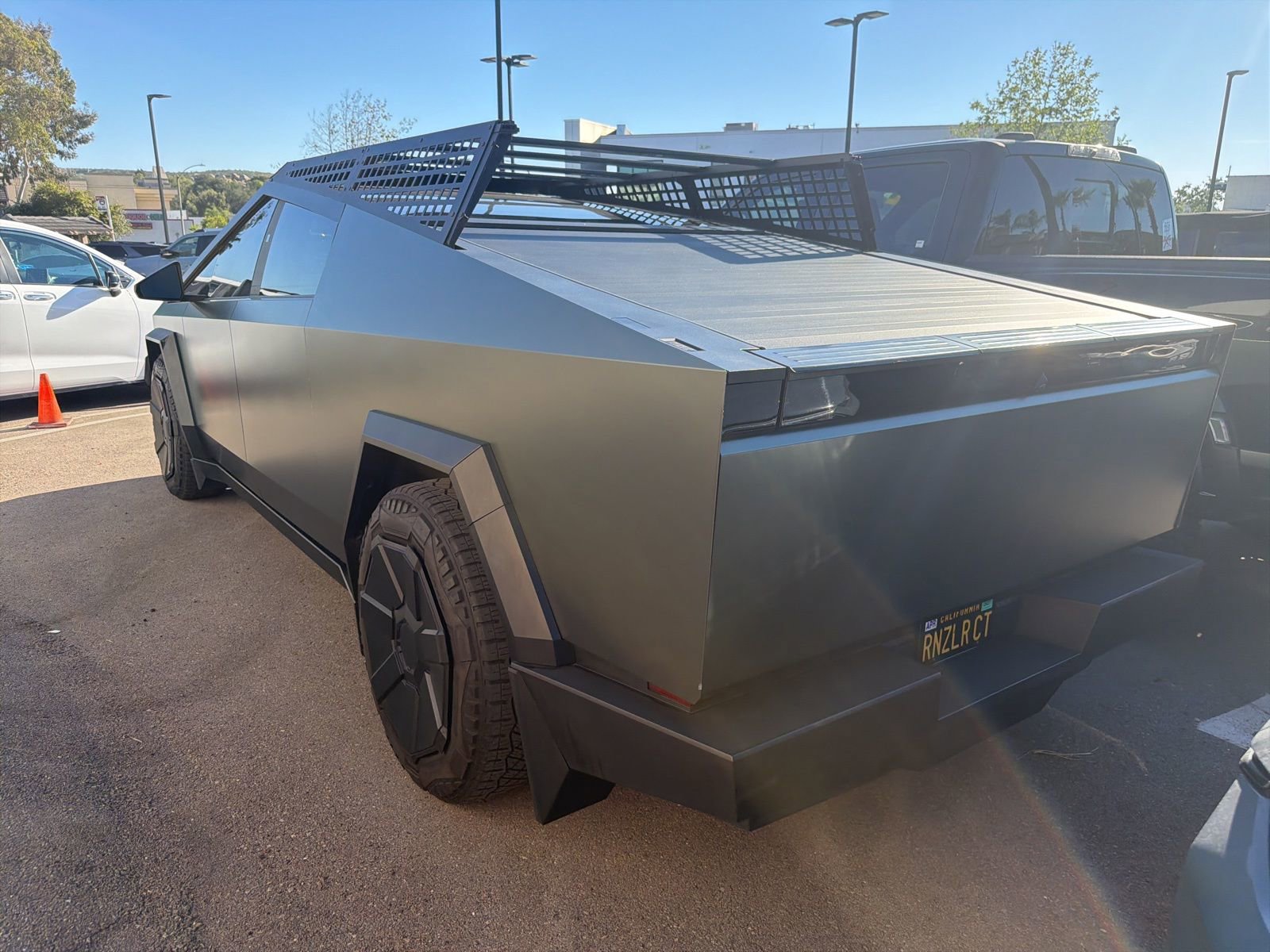 Used 2024 Tesla Cybertruck AWD Crew Cab image 7