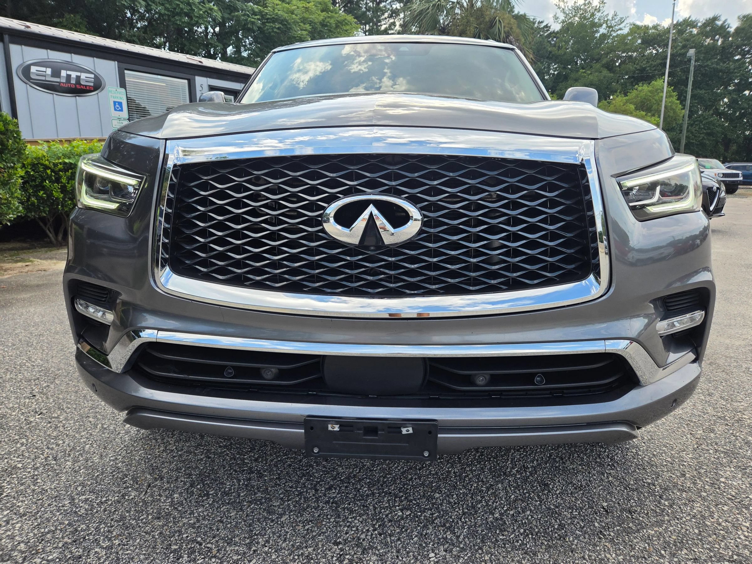 Used 2020 INFINITI QX80 Luxe w/ Proassist Package AWD/4WD image 2