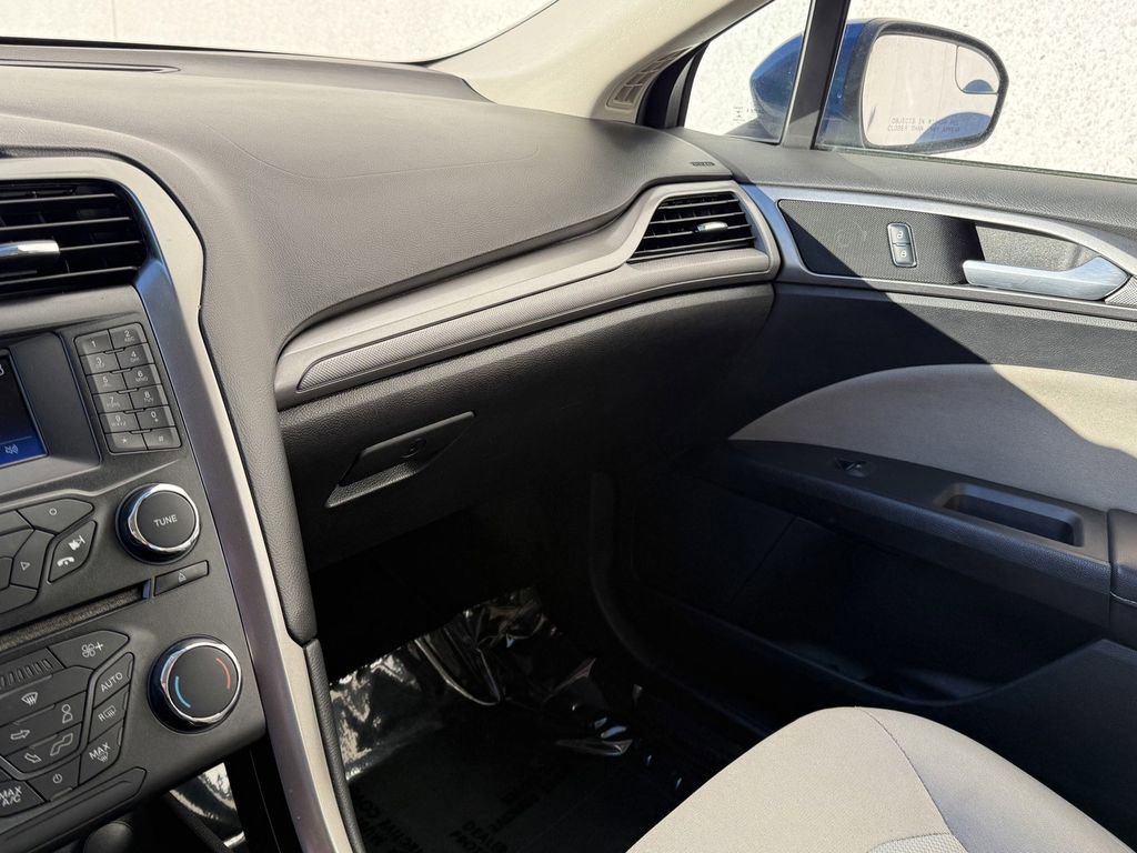 Used 2018 Ford Fusion S image 26