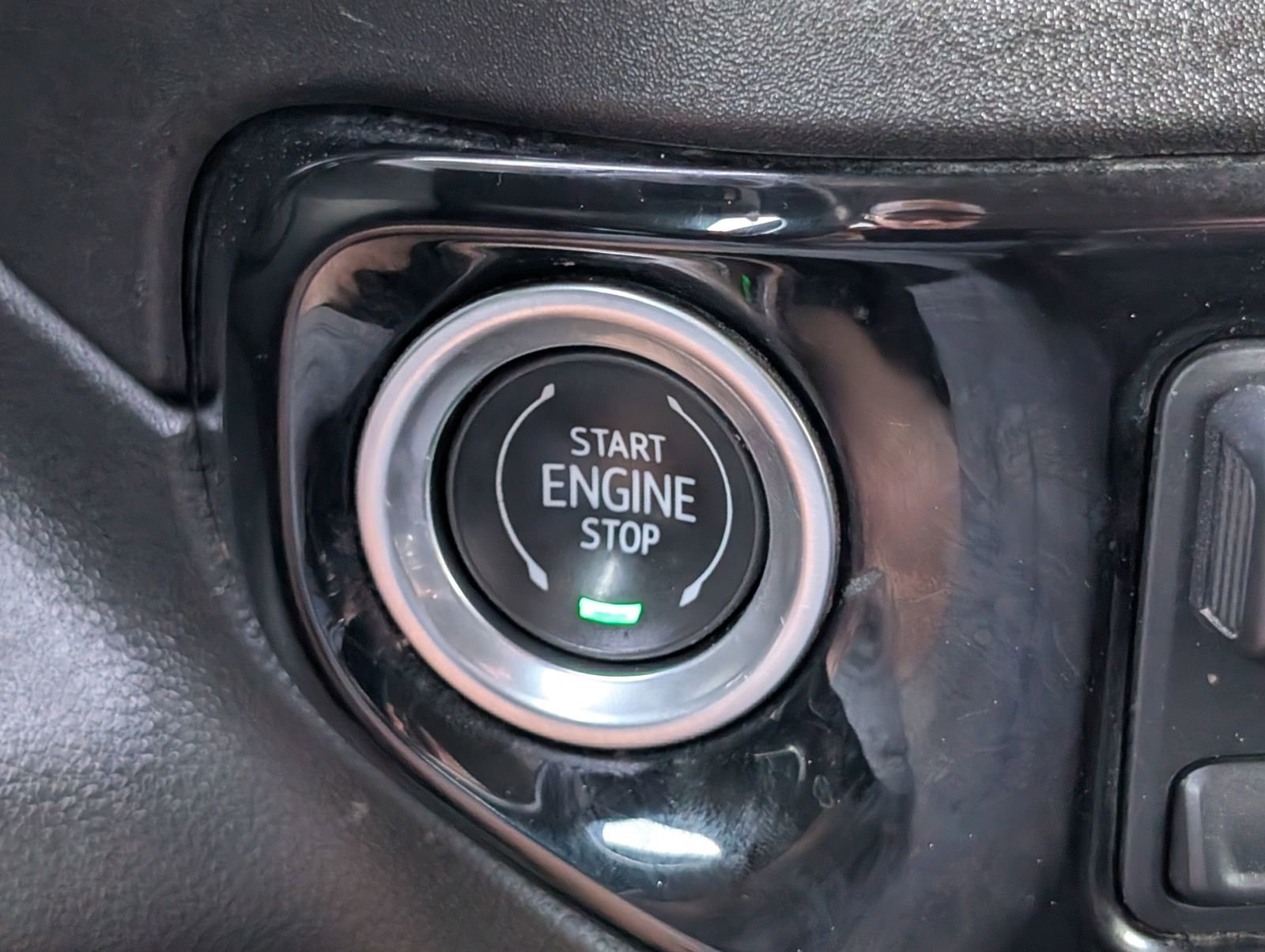 Used 2024 Chevrolet Silverado 2500 LT w/ Convenience Package image 18