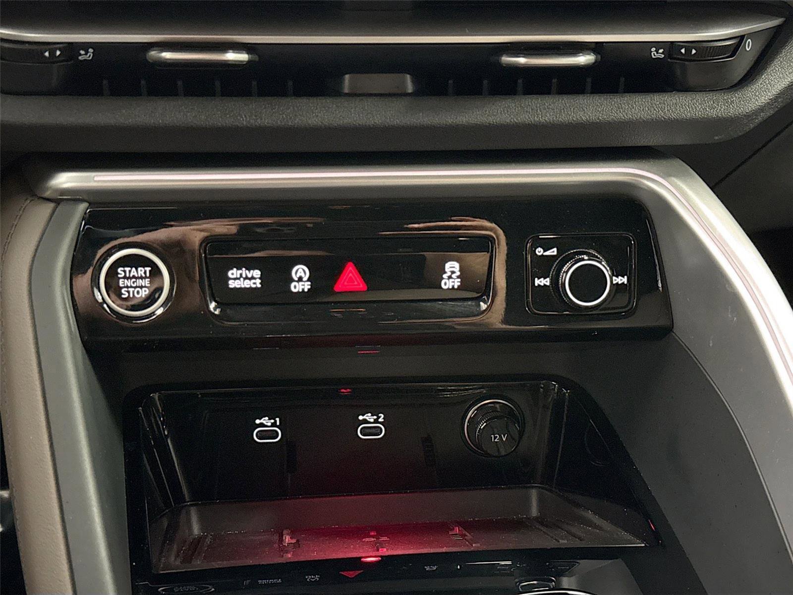 Certified 2025 Audi Q5 Premium w/ Convenience Package image 16