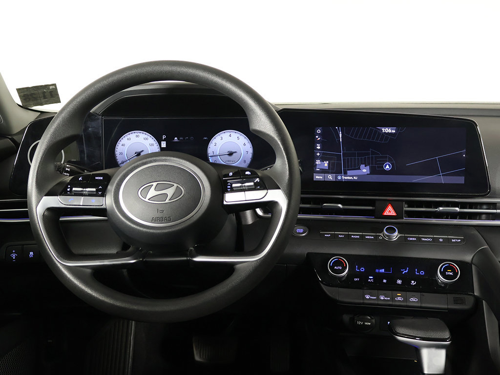 Certified 2024 Hyundai Elantra SEL FWD image 29
