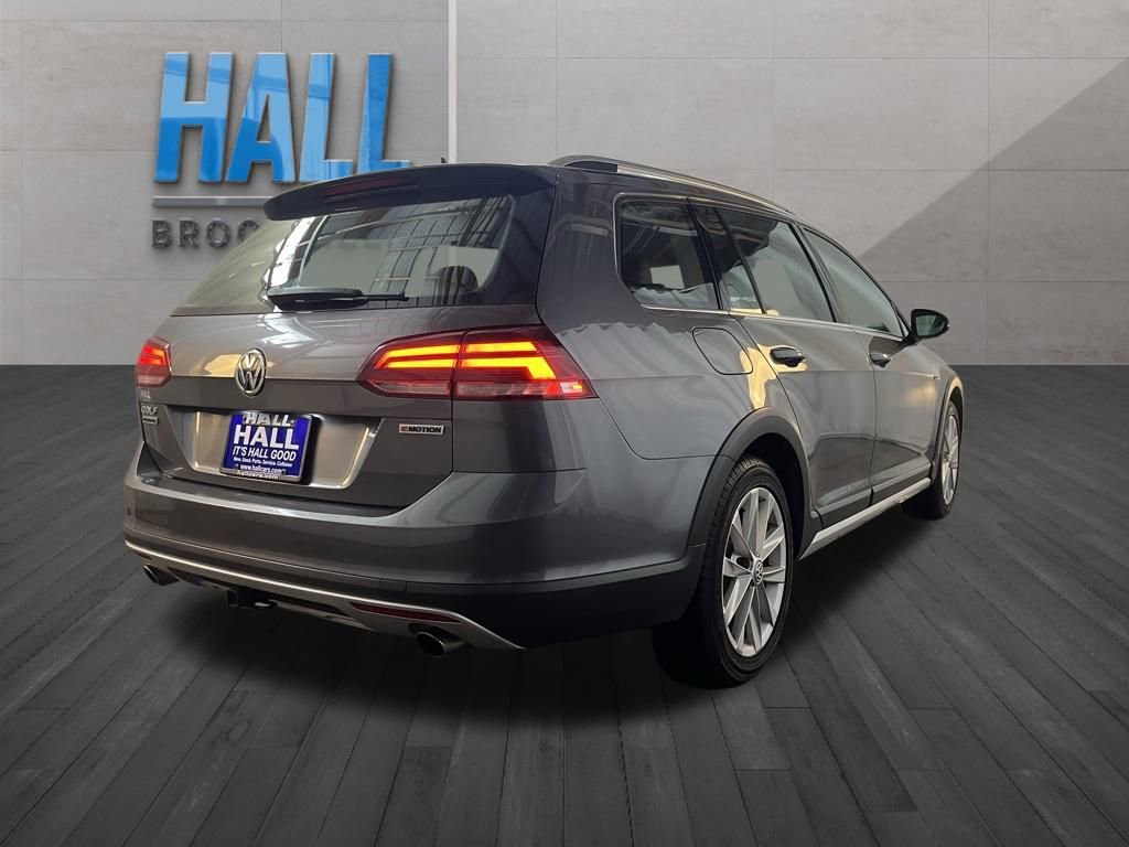 Used 2019 Volkswagen Golf Alltrack S image 5