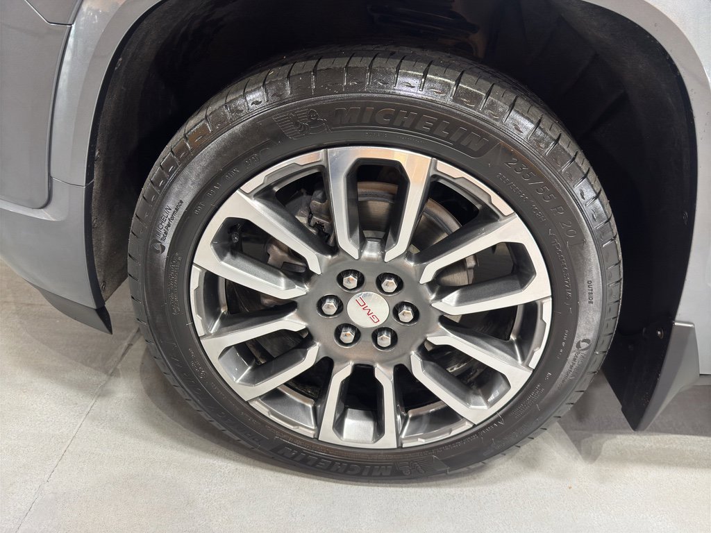 Used 2022 GMC Acadia Denali w/ GMC Pro Grade Package AWD/4WD image 9