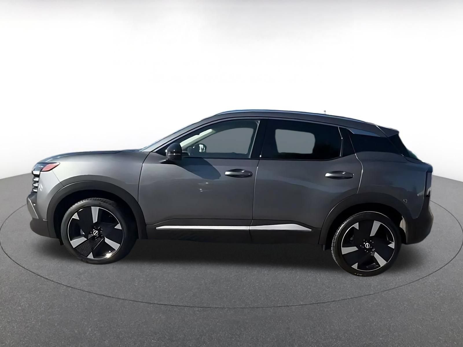 Used 2026 Nissan Kicks SR AWD/4WD image 8
