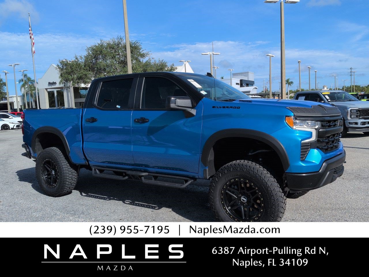 Used 2025 Chevrolet Silverado 1500 LT AWD/4WD image 1