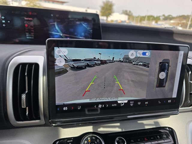 Used 2025 Ford Expedition Active image 16