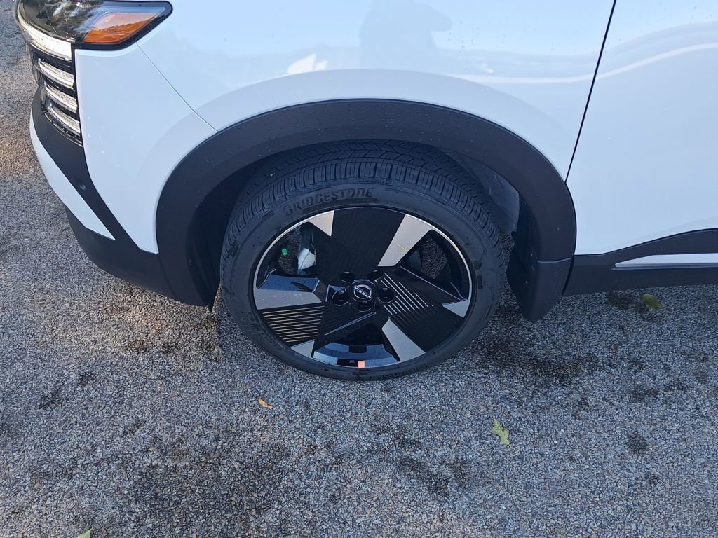 New 2026 Nissan Kicks SR w/ Cold Weather Package image 28