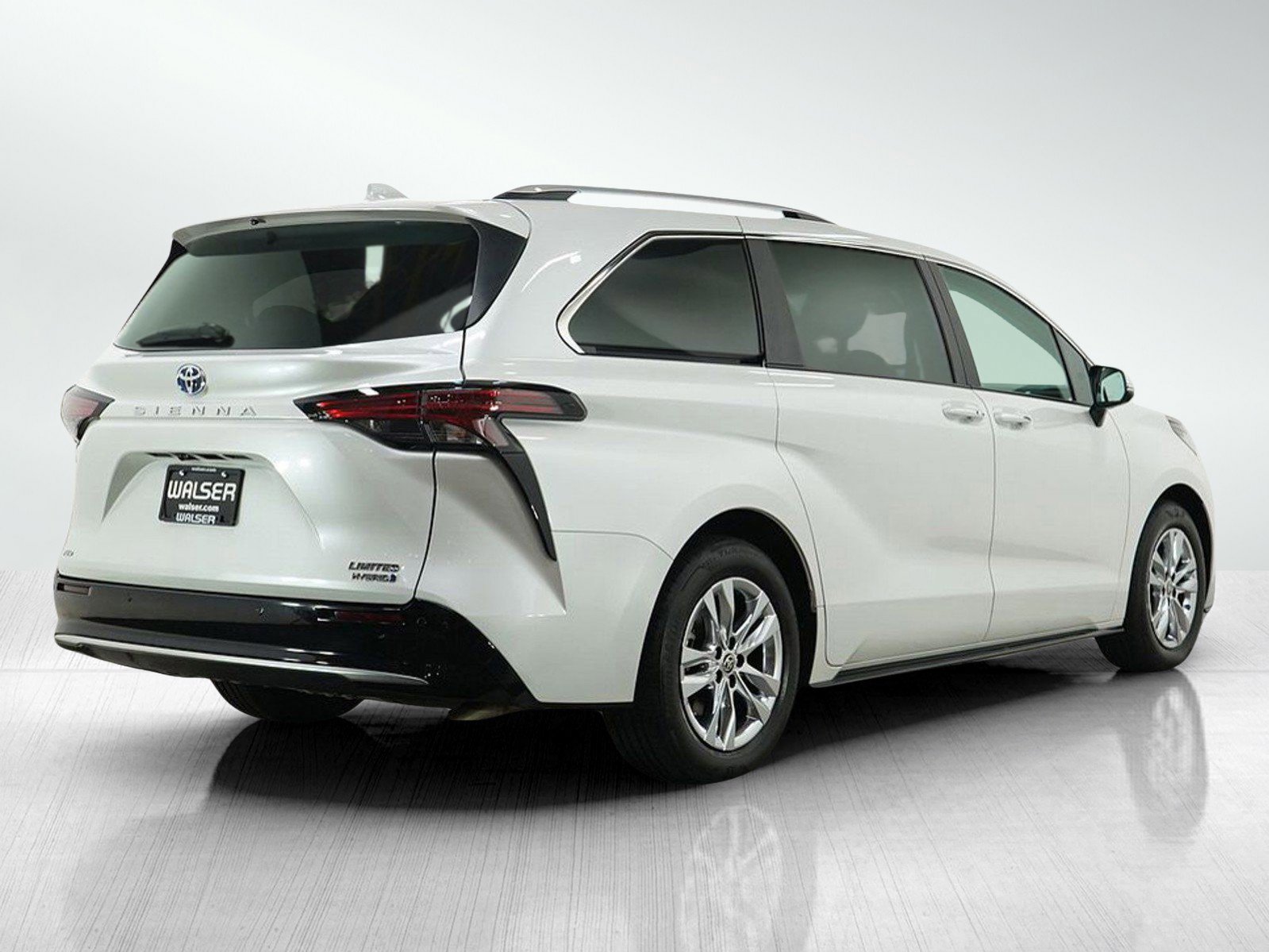 New 2024 Toyota Sienna Limited image 6