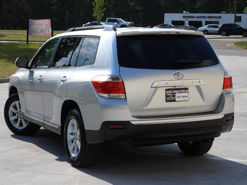 Used 2012 Toyota Highlander SE w/ Tow Pkg FWD image 14