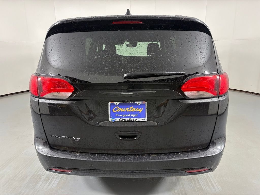 Used 2020 Chrysler Pacifica Touring-L Plus FWD image 7