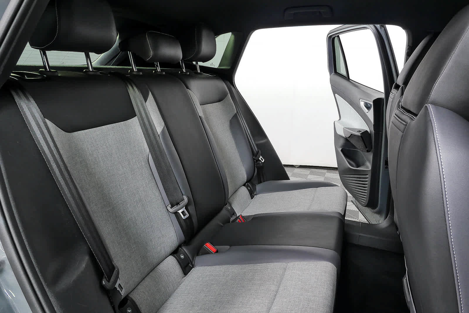 Certified 2023 Volkswagen ID.4 2WD image 25