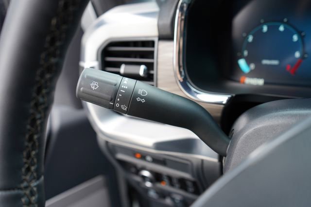 Used 2025 Ford F150 Lariat w/ Equipment Group 501A Mid image 19