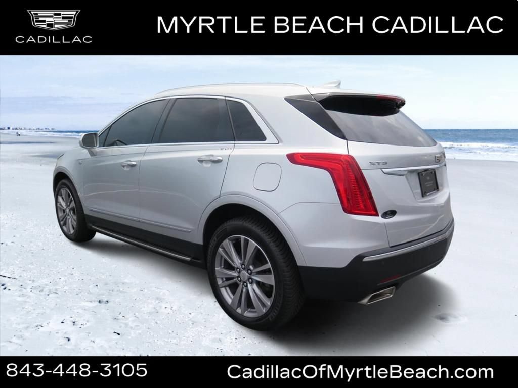 Used 2017 Cadillac XT5 Premium Luxury FWD image 5
