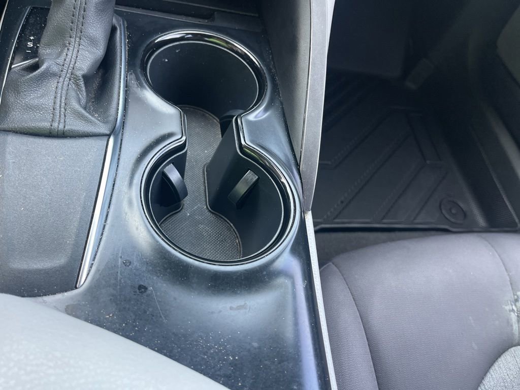 Used 2020 Toyota Camry L FWD image 19