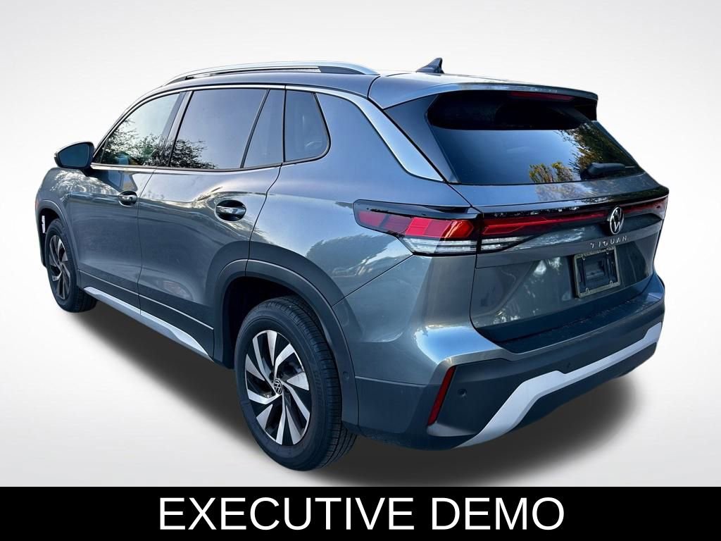 Used 2025 Volkswagen Tiguan S image 7