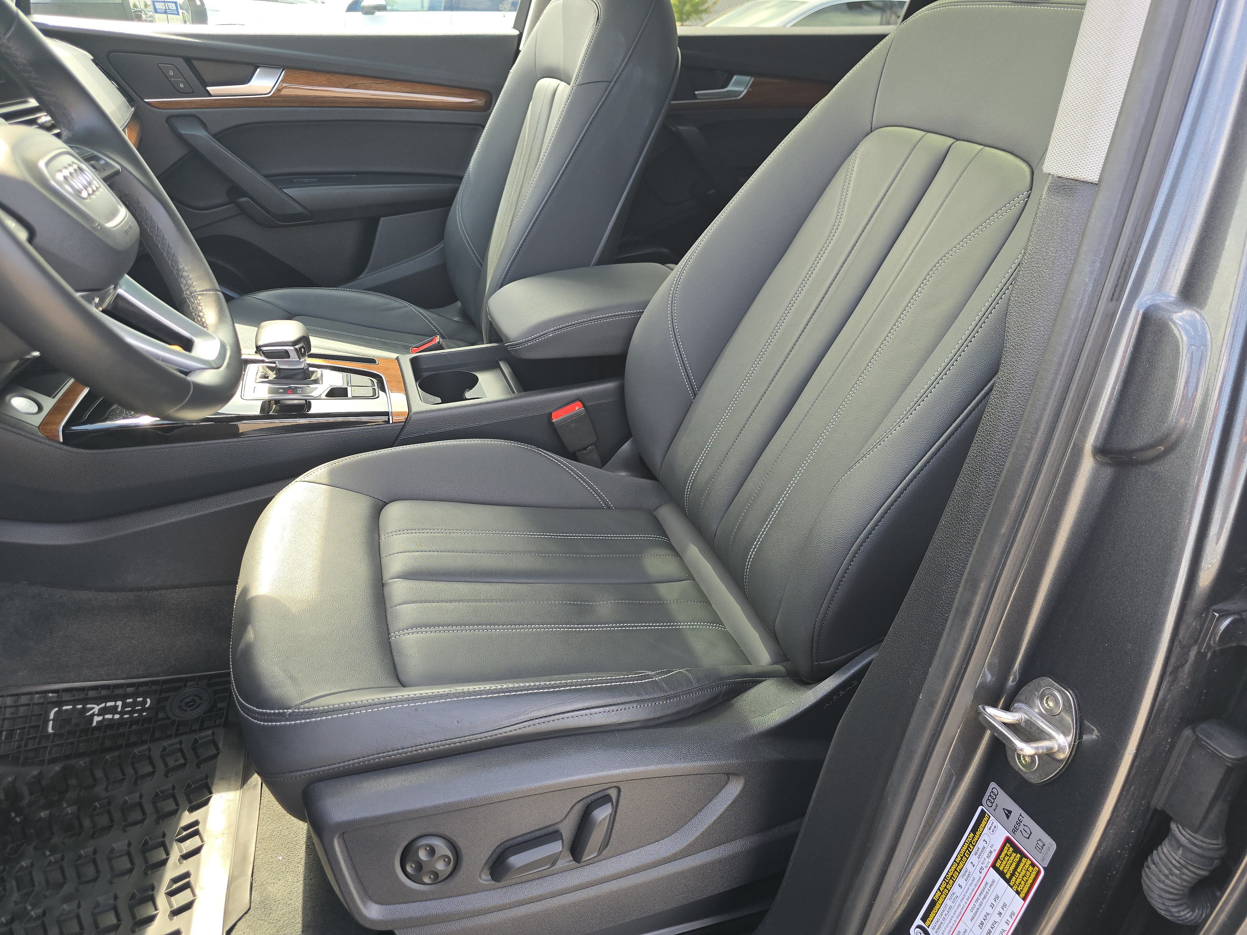 Used 2023 Audi Q5 2.0T Premium w/ Convenience Package AWD/4WD image 20