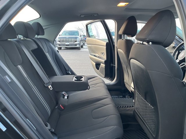 Used 2024 Hyundai Elantra SEL w/ Convenience Package image 21