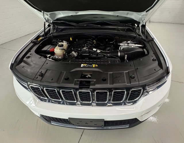 Used 2022 Jeep Grand Cherokee Limited AWD/4WD image 33