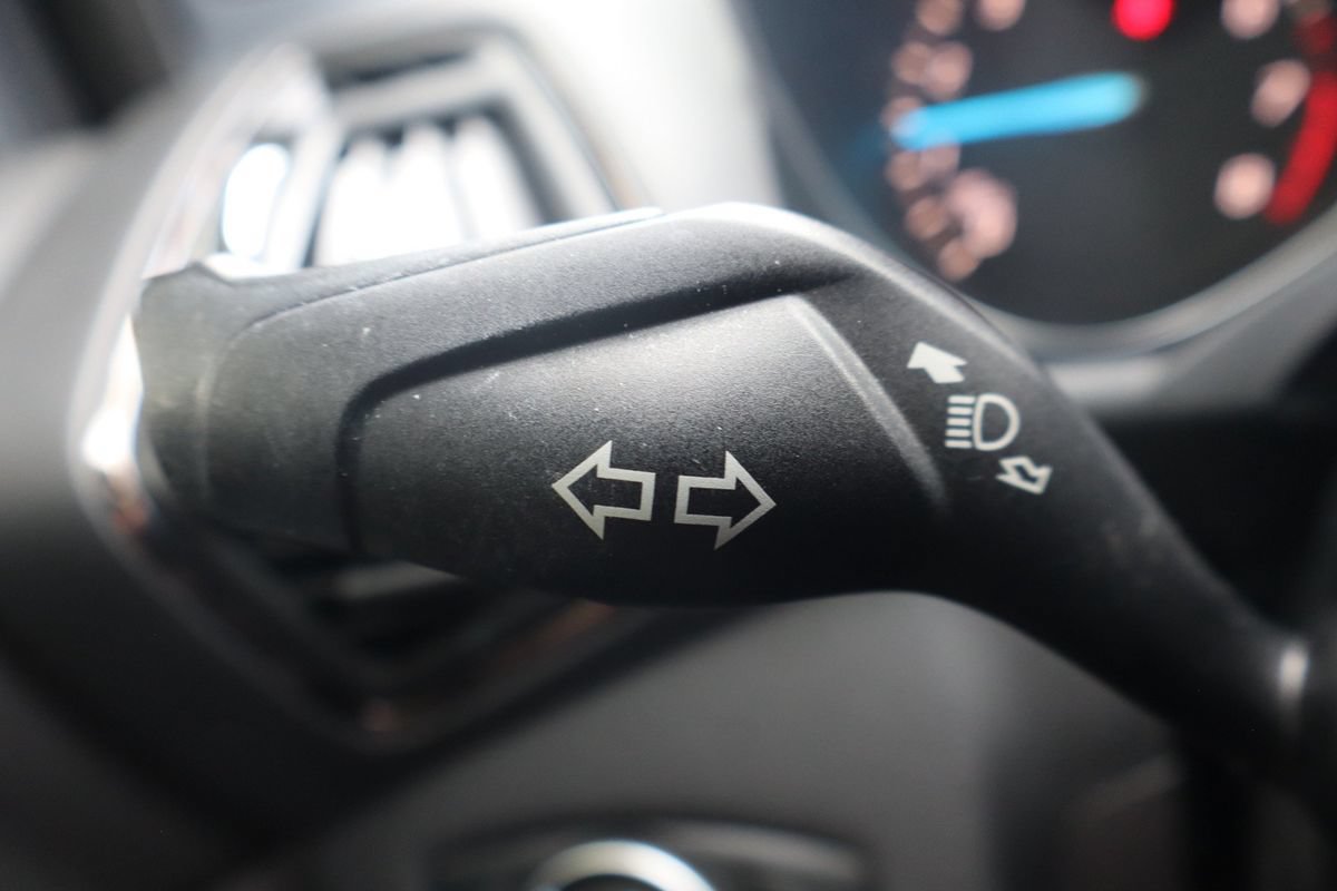 Used 2015 Ford Escape Titanium w/ Equipment Group 301A AWD/4WD image 32