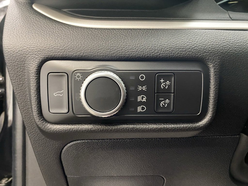 Used 2022 Ford Explorer XLT image 19