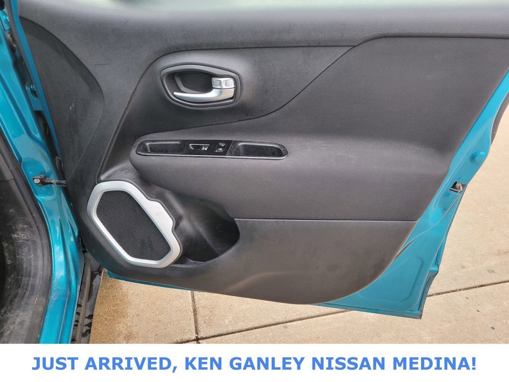 Used 2021 Jeep Renegade Latitude image 22