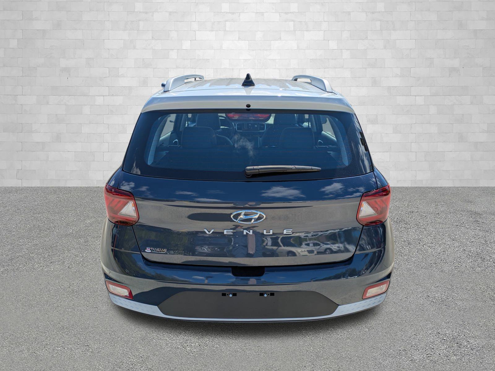 Used 2021 Hyundai Venue w/ Cargo Package image 3