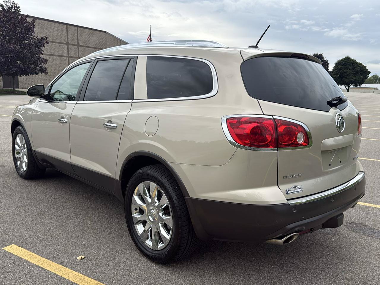 Used 2012 Buick Enclave Premium AWD/4WD image 8