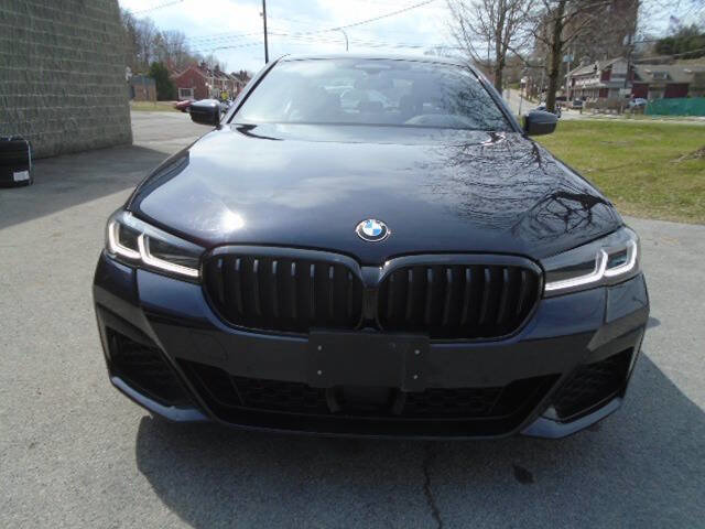 Used 2021 BMW 530i xDrive w/ M Sport Package image 4