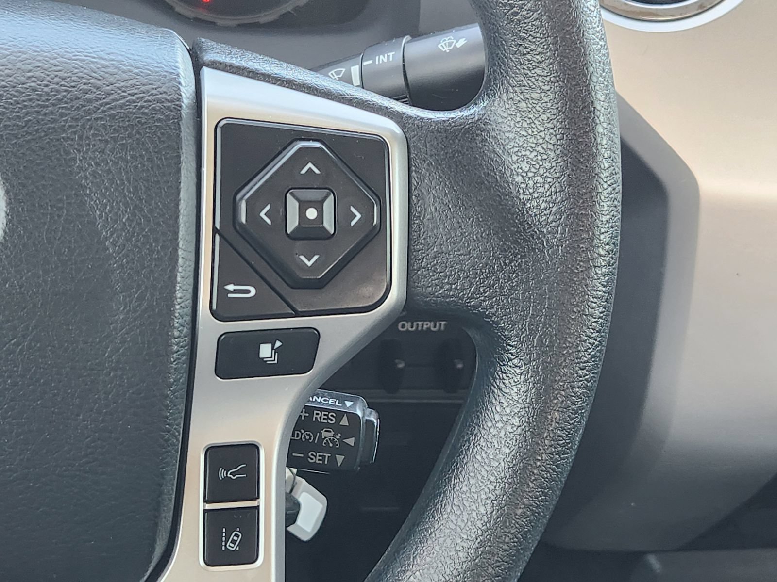 Used 2019 Toyota Tundra SR5 w/ SR5 Upgrade Package RWD image 32
