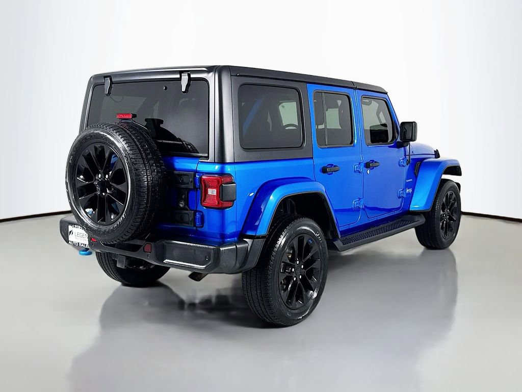 Used 2023 Jeep Wrangler Unlimited Sahara w/ Cold Weather Group AWD/4WD image 7